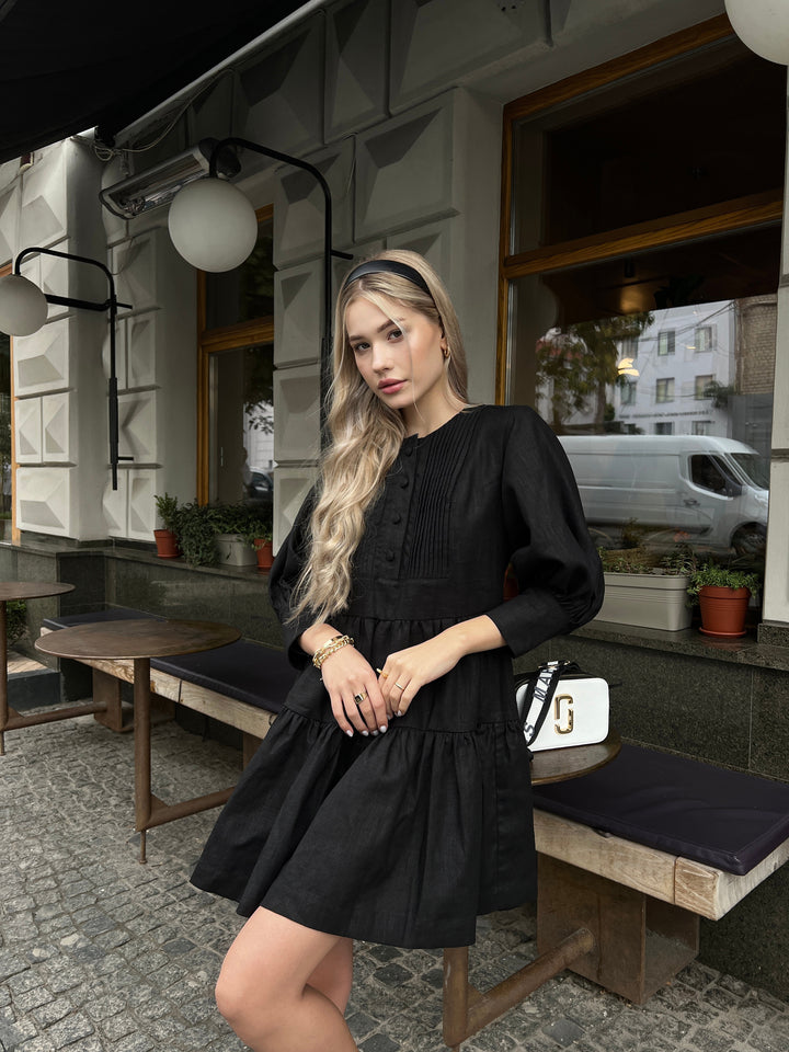 Linen dress in black
