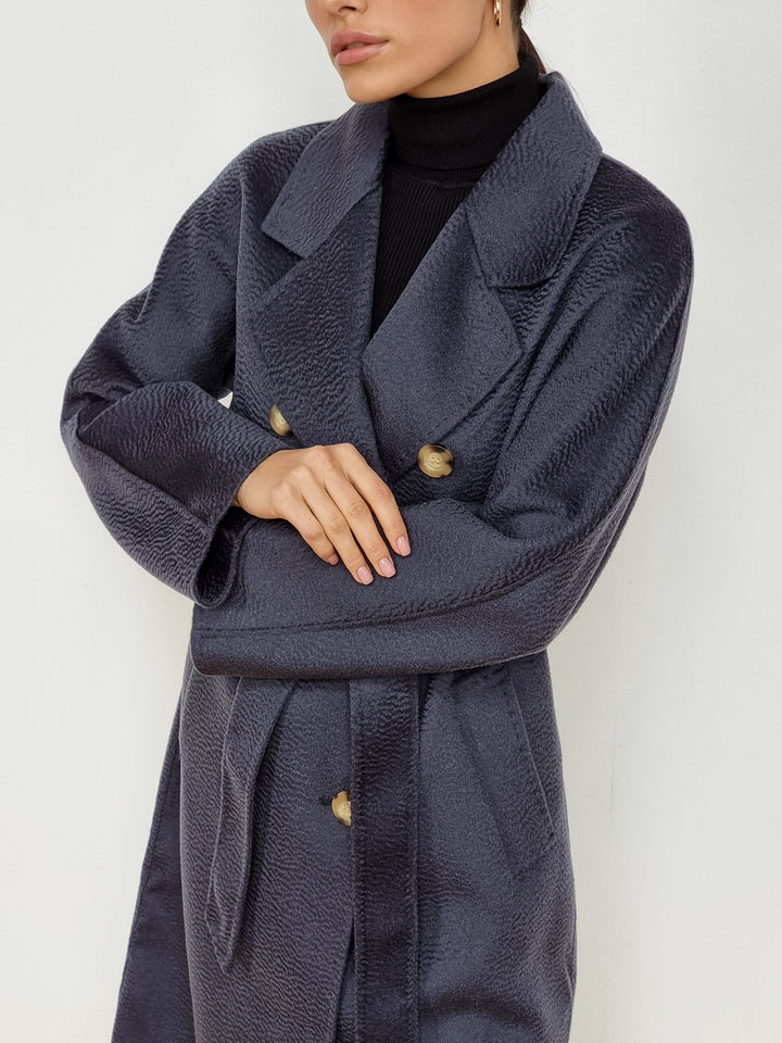 Cashmere coat with buttons in navy blue